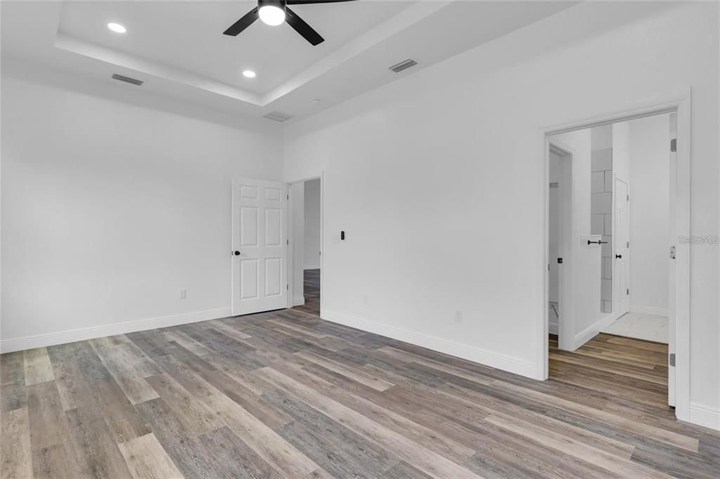 For Sale: $275,000 (4 beds, 3 baths, 1926 Square Feet)