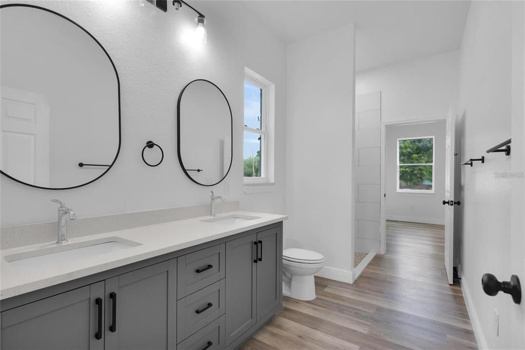 For Sale: $275,000 (4 beds, 3 baths, 1926 Square Feet)