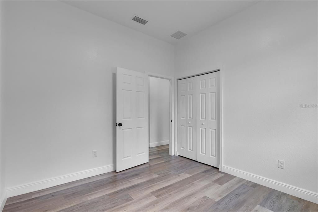 For Sale: $275,000 (4 beds, 3 baths, 1926 Square Feet)