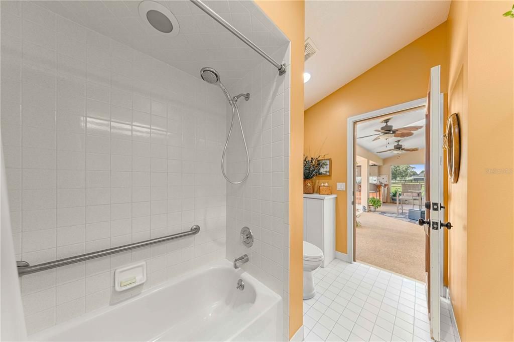 На продажу: $739,900 (3 спален, 2 ванн, 2000 Квадратных фут)