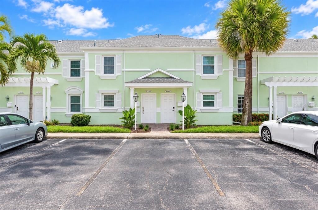 For Sale: $575,000 (2 beds, 2 baths, 1247 Square Feet)
