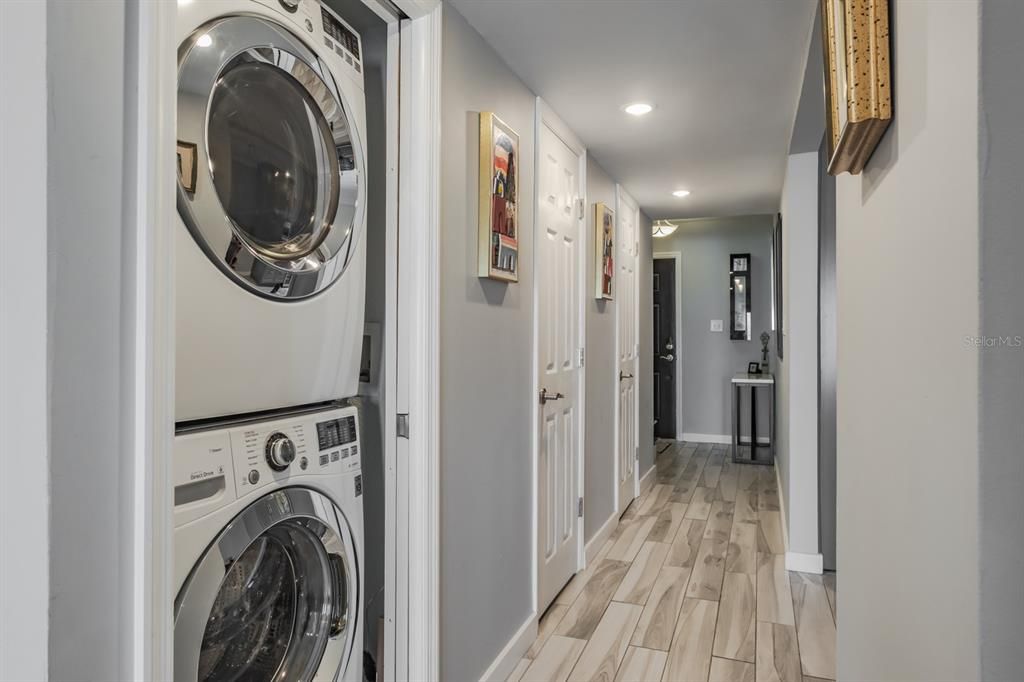 For Sale: $575,000 (2 beds, 2 baths, 1247 Square Feet)