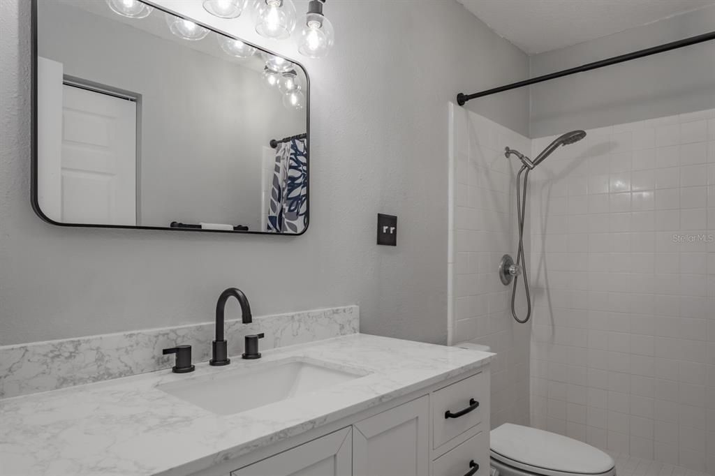 For Sale: $575,000 (2 beds, 2 baths, 1247 Square Feet)