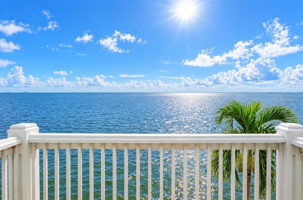 For Sale: $575,000 (2 beds, 2 baths, 1247 Square Feet)