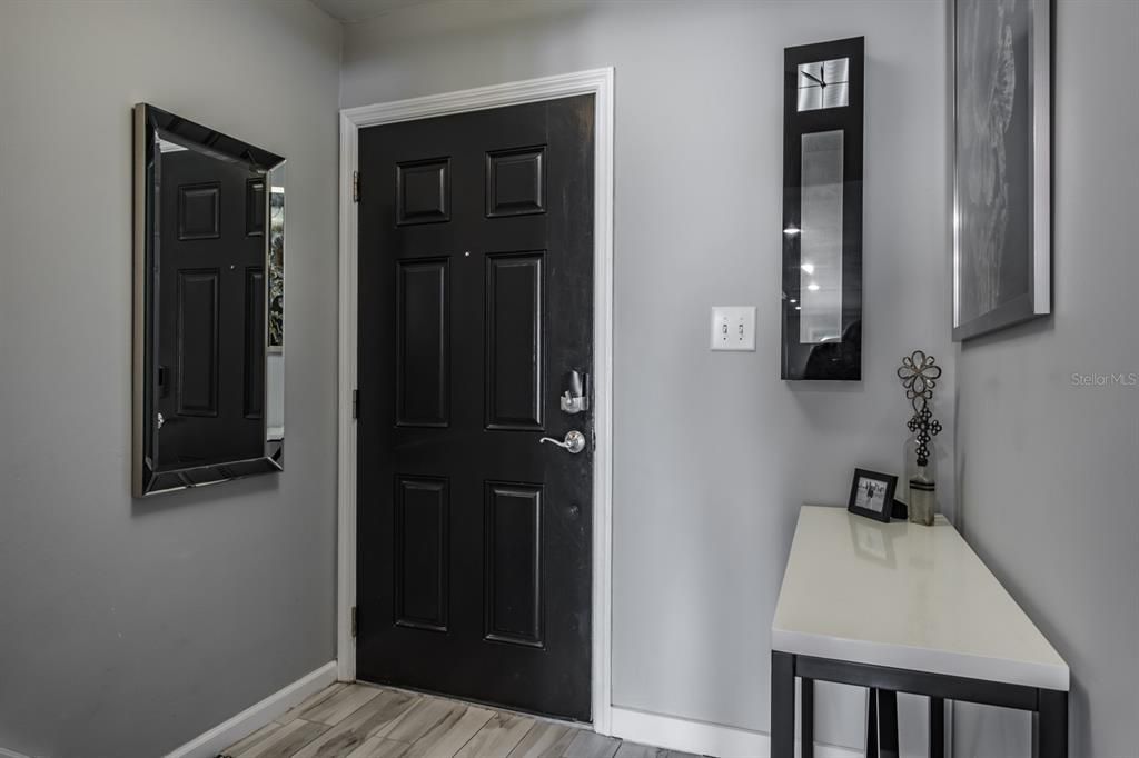 For Sale: $575,000 (2 beds, 2 baths, 1247 Square Feet)