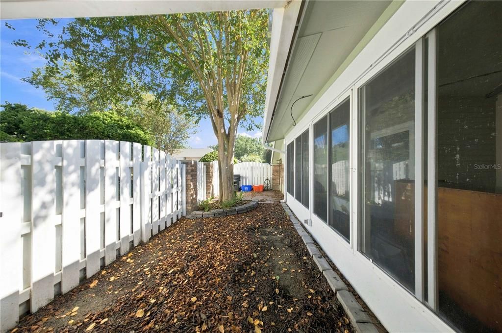 For Rent: $2,200 (2 beds, 2 baths, 1367 Square Feet)