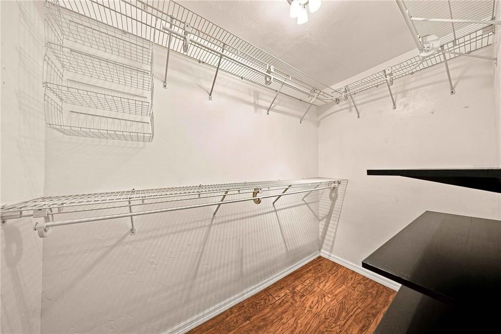 For Rent: $2,200 (2 beds, 2 baths, 1367 Square Feet)