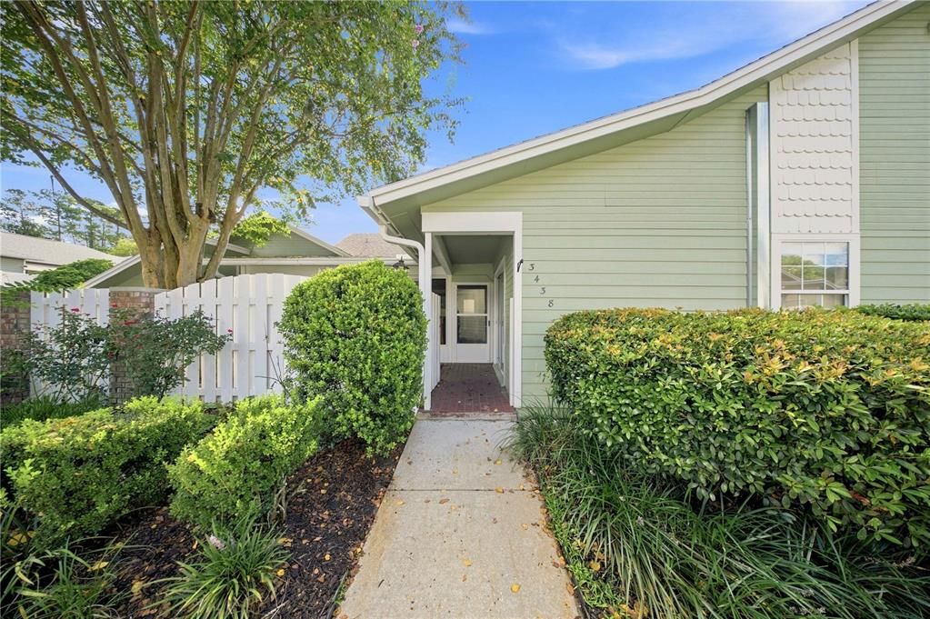 For Rent: $2,200 (2 beds, 2 baths, 1367 Square Feet)