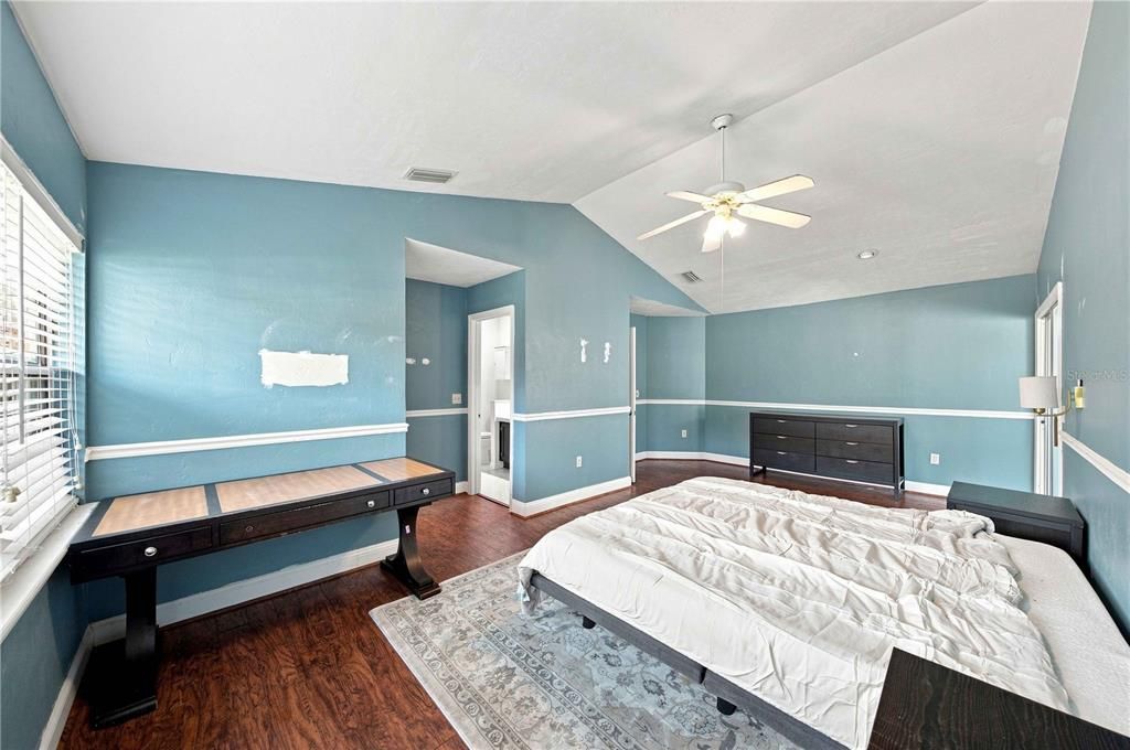 For Rent: $2,200 (2 beds, 2 baths, 1367 Square Feet)