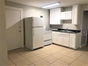 For Rent: $1,250 (1 beds, 1 baths, 690 Square Feet)
