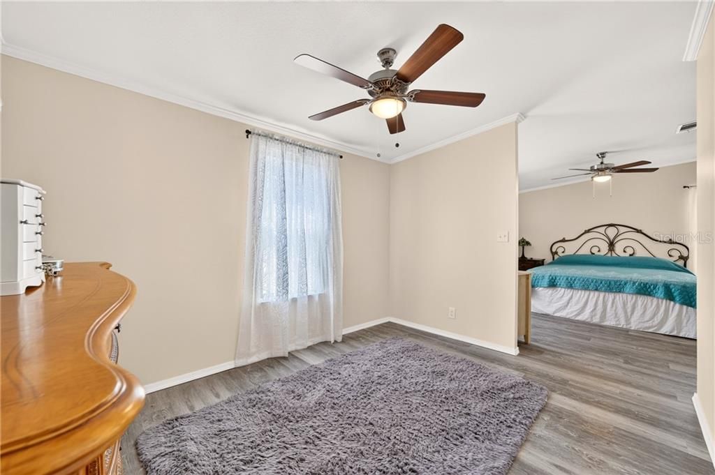 Activo con contrato: $239,000 (3 camas, 2 baños, 1800 Pies cuadrados)