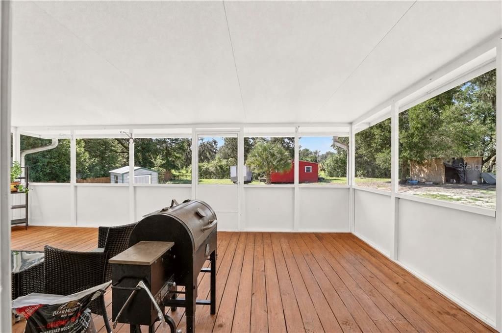 Activo con contrato: $239,000 (3 camas, 2 baños, 1800 Pies cuadrados)