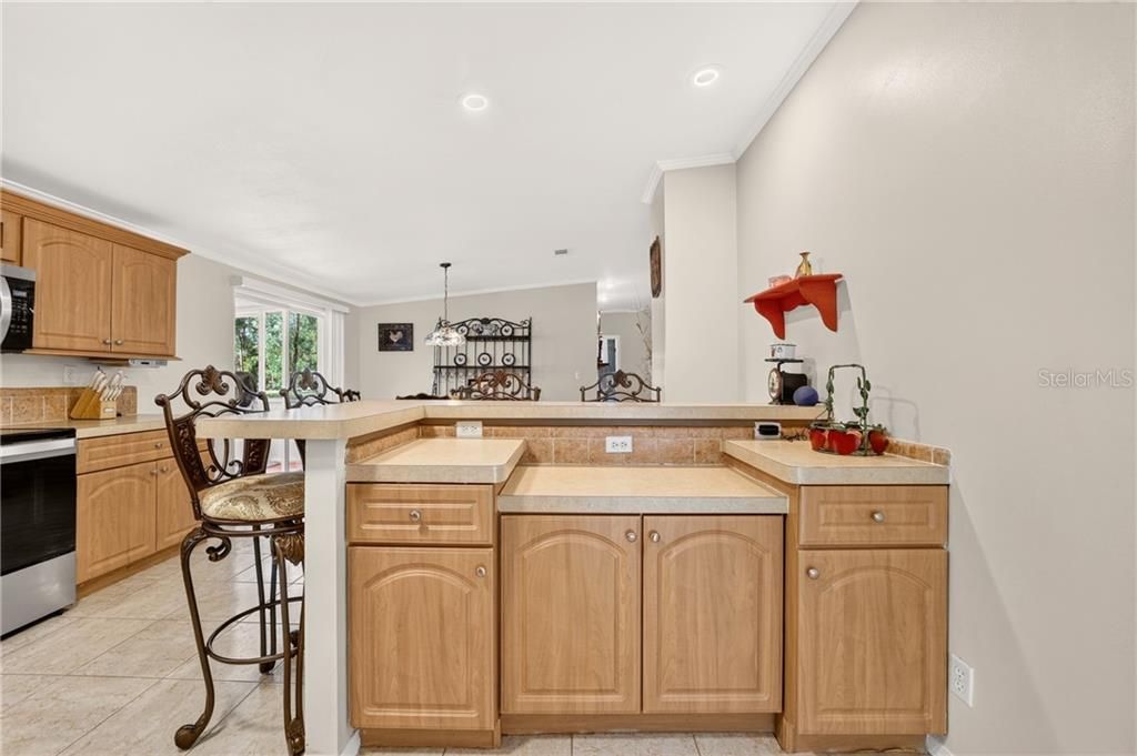 Activo con contrato: $239,000 (3 camas, 2 baños, 1800 Pies cuadrados)