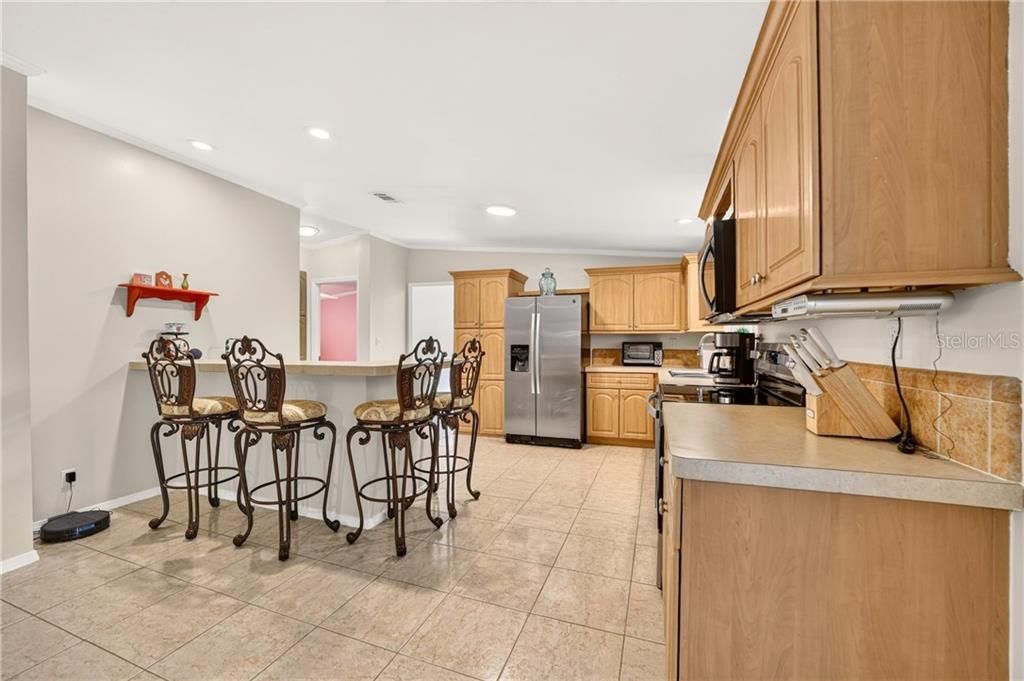 Activo con contrato: $239,000 (3 camas, 2 baños, 1800 Pies cuadrados)