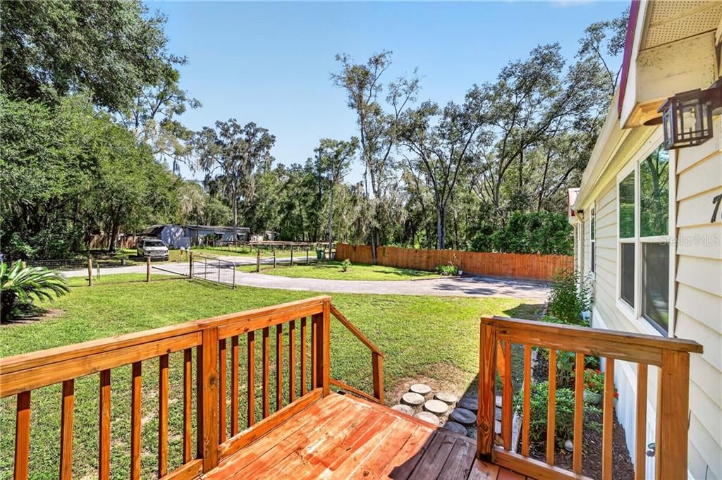 Activo con contrato: $239,000 (3 camas, 2 baños, 1800 Pies cuadrados)
