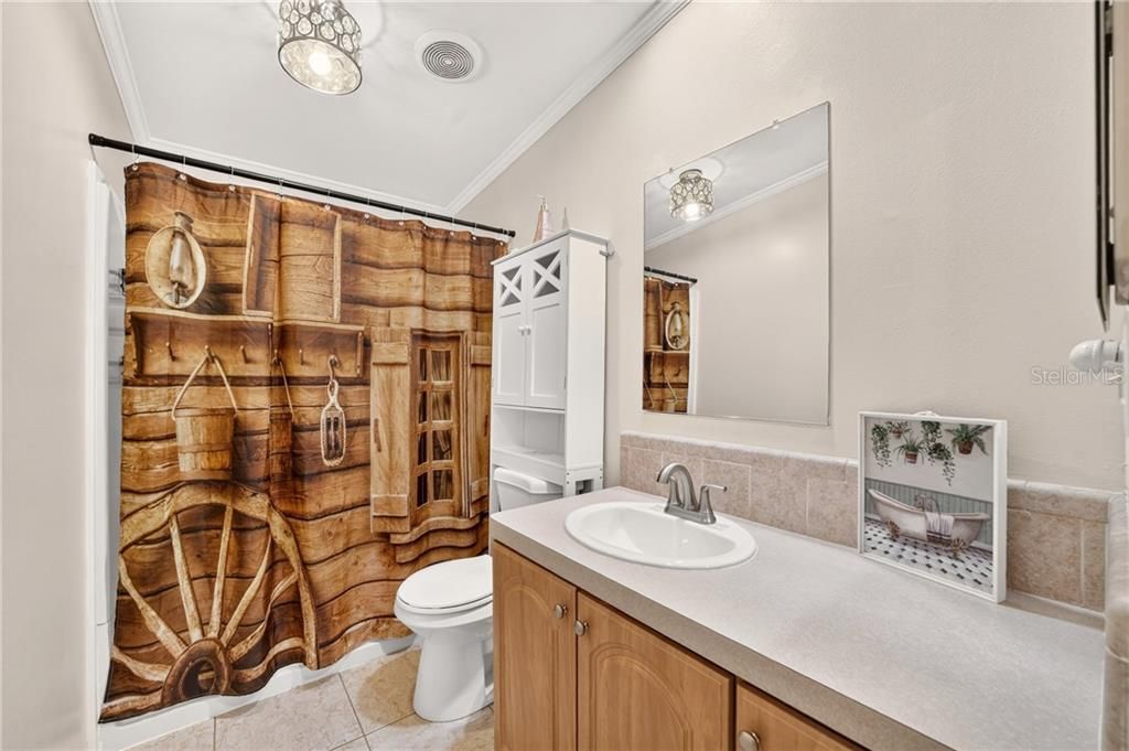 Activo con contrato: $239,000 (3 camas, 2 baños, 1800 Pies cuadrados)