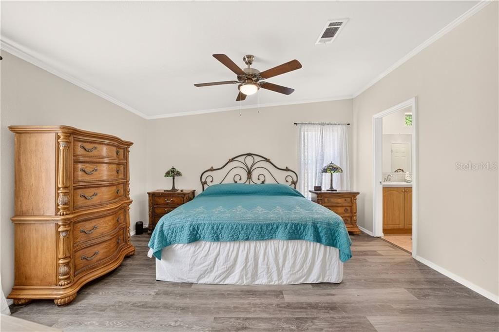 Activo con contrato: $239,000 (3 camas, 2 baños, 1800 Pies cuadrados)
