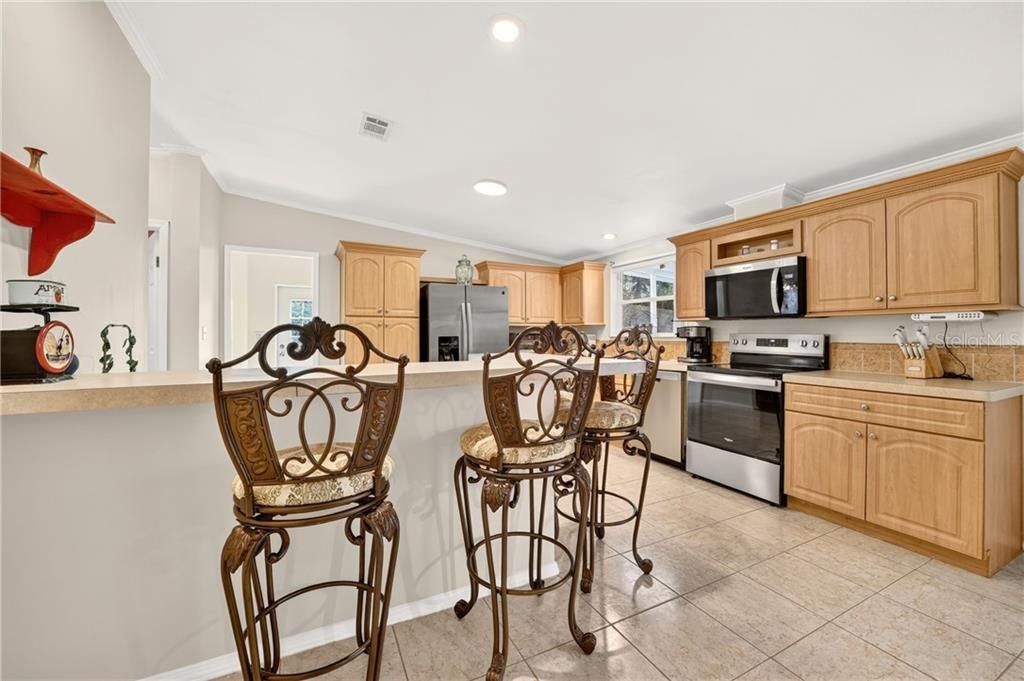 Activo con contrato: $239,000 (3 camas, 2 baños, 1800 Pies cuadrados)