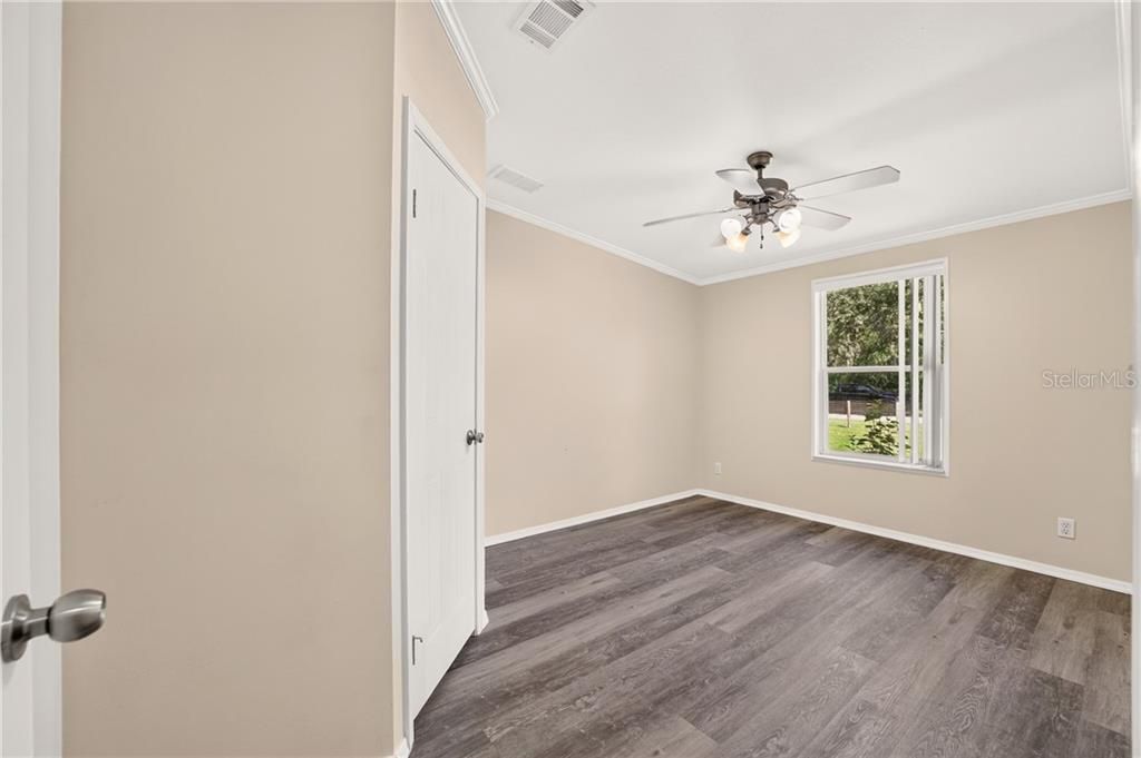 Activo con contrato: $239,000 (3 camas, 2 baños, 1800 Pies cuadrados)