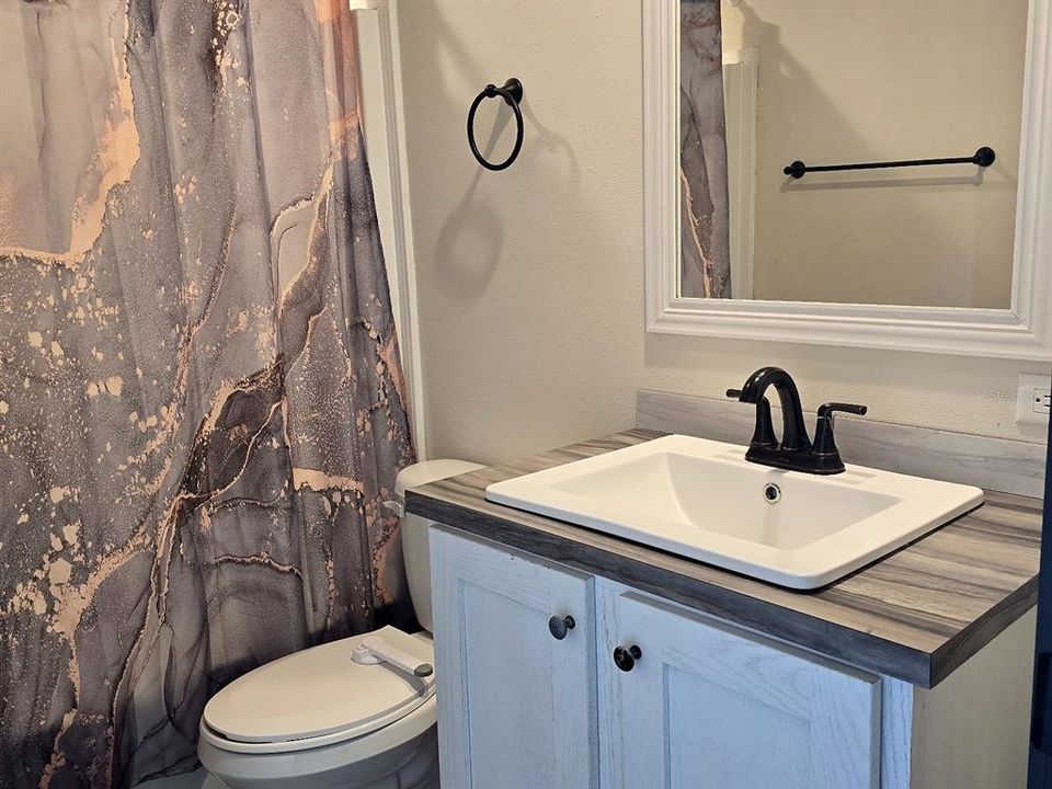 For Sale: $240,000 (4 beds, 3 baths, 2044 Square Feet)