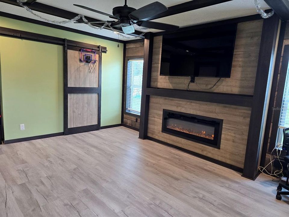 For Sale: $240,000 (4 beds, 3 baths, 2044 Square Feet)
