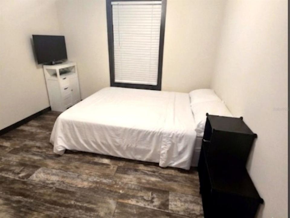 For Sale: $240,000 (4 beds, 3 baths, 2044 Square Feet)