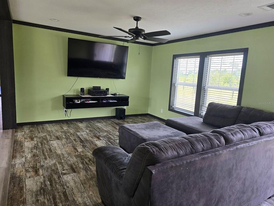 For Sale: $240,000 (4 beds, 3 baths, 2044 Square Feet)