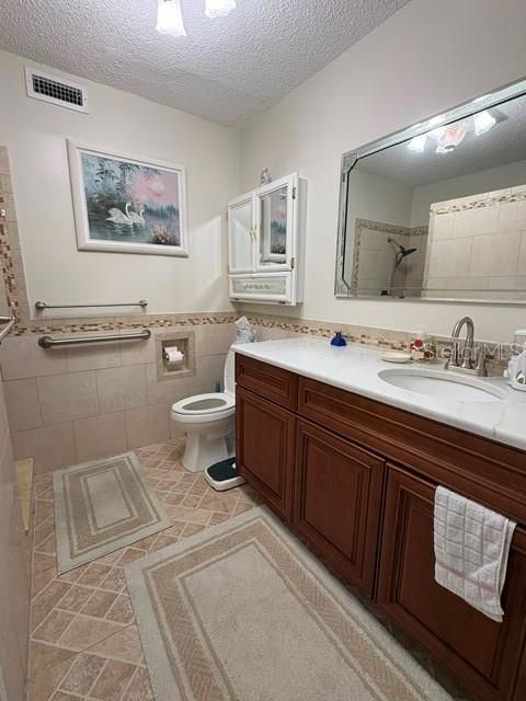 En Venta: $325,000 (3 camas, 2 baños, 1882 Pies cuadrados)