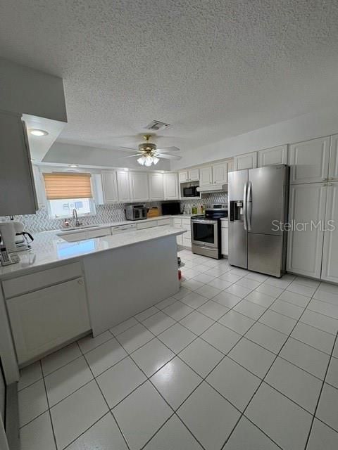 En Venta: $325,000 (3 camas, 2 baños, 1882 Pies cuadrados)