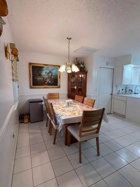 En Venta: $325,000 (3 camas, 2 baños, 1882 Pies cuadrados)