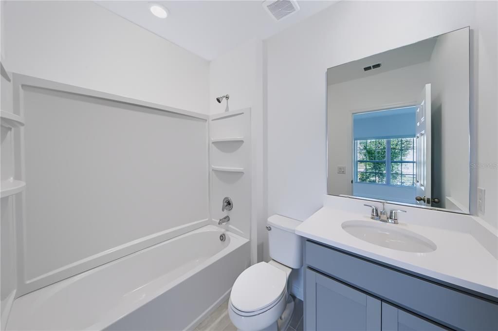 En Venta: $438,990 (4 camas, 3 baños, 2560 Pies cuadrados)