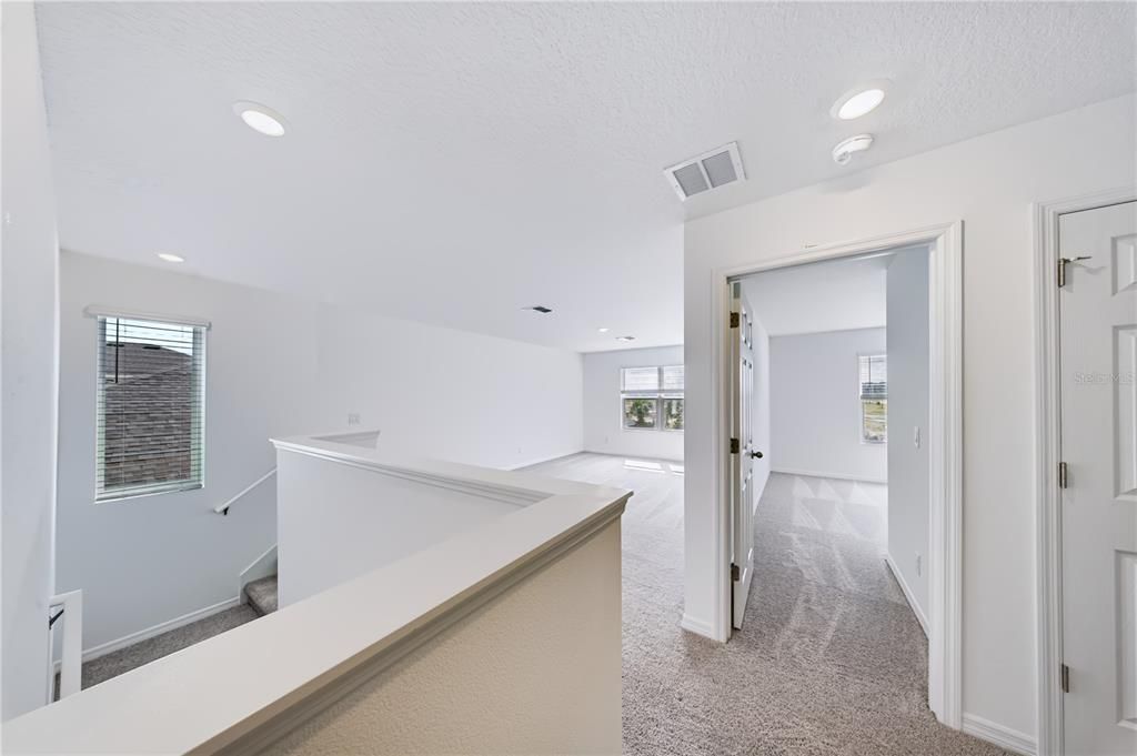 En Venta: $438,990 (4 camas, 3 baños, 2560 Pies cuadrados)