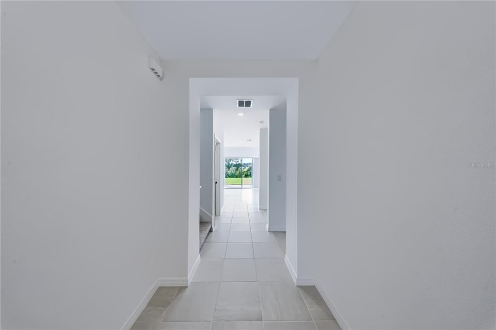 En Venta: $438,990 (4 camas, 3 baños, 2560 Pies cuadrados)