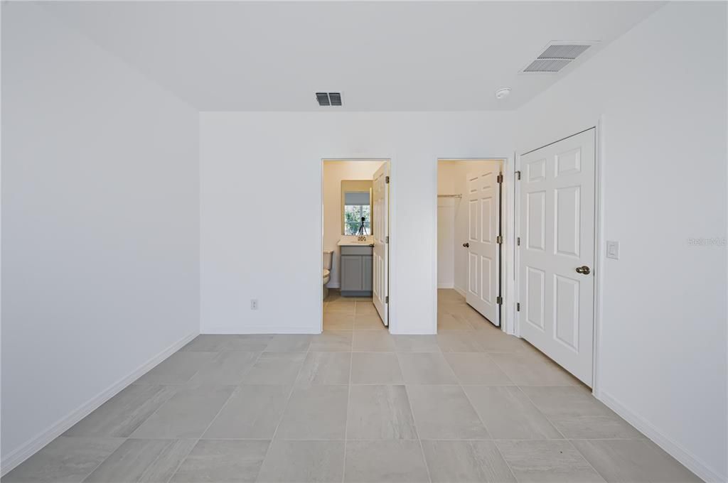 En Venta: $438,990 (4 camas, 3 baños, 2560 Pies cuadrados)