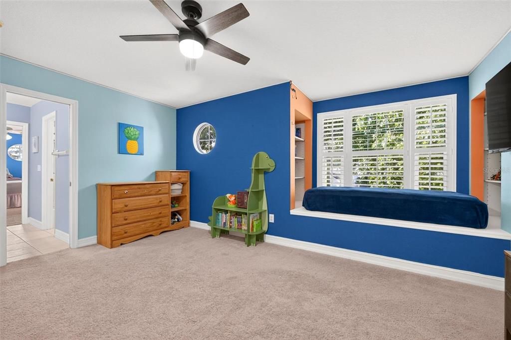 For Sale: $785,000 (5 beds, 3 baths, 3660 Square Feet)