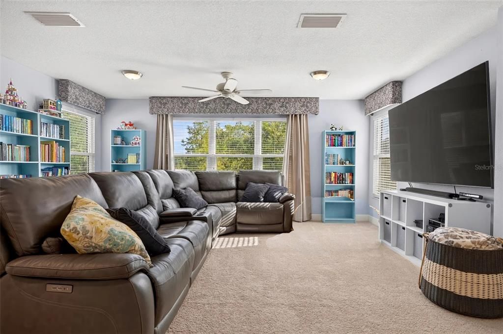 For Sale: $785,000 (5 beds, 3 baths, 3660 Square Feet)