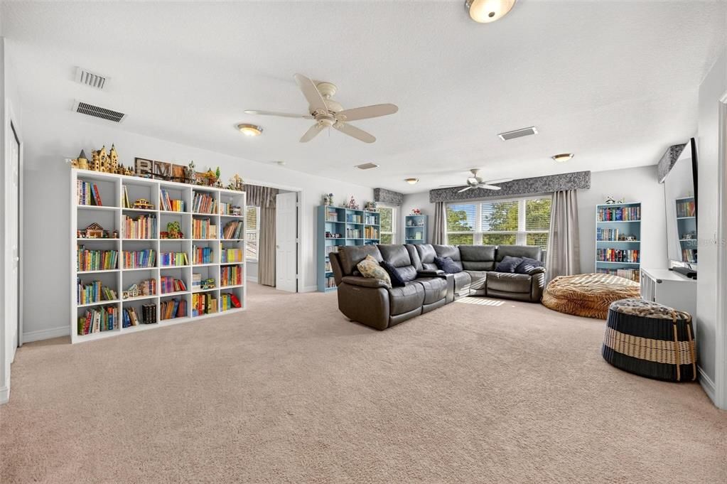 For Sale: $785,000 (5 beds, 3 baths, 3660 Square Feet)