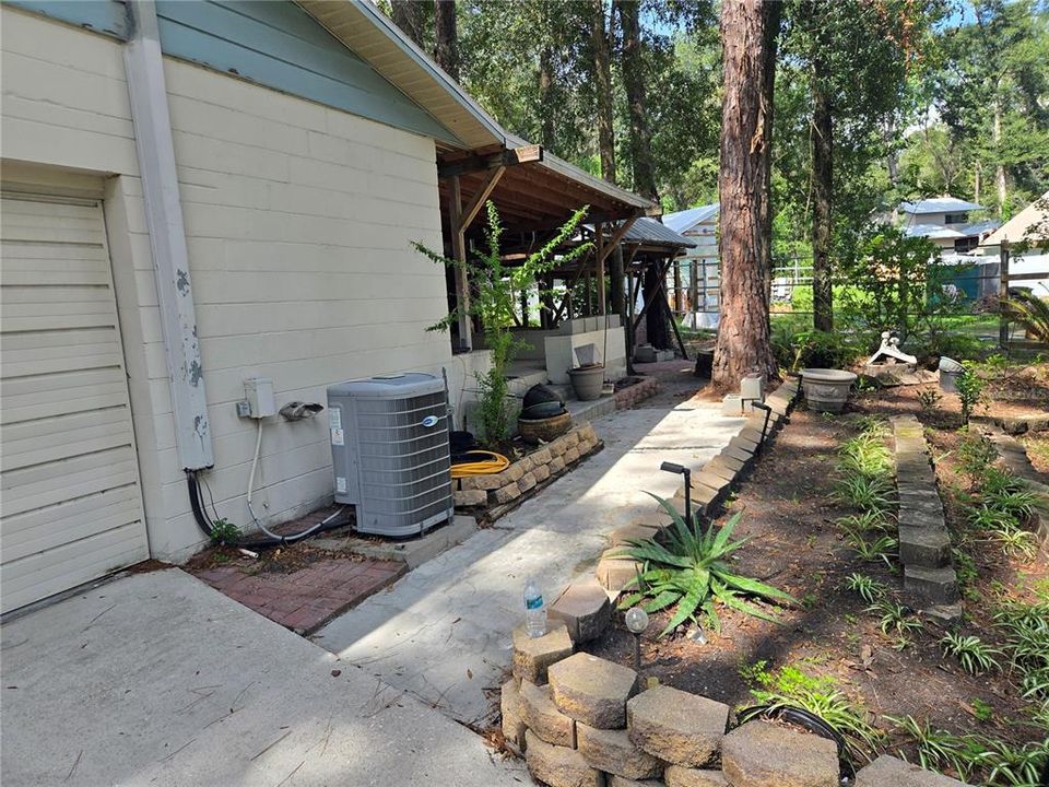 For Sale: $349,900 (3 beds, 2 baths, 2068 Square Feet)