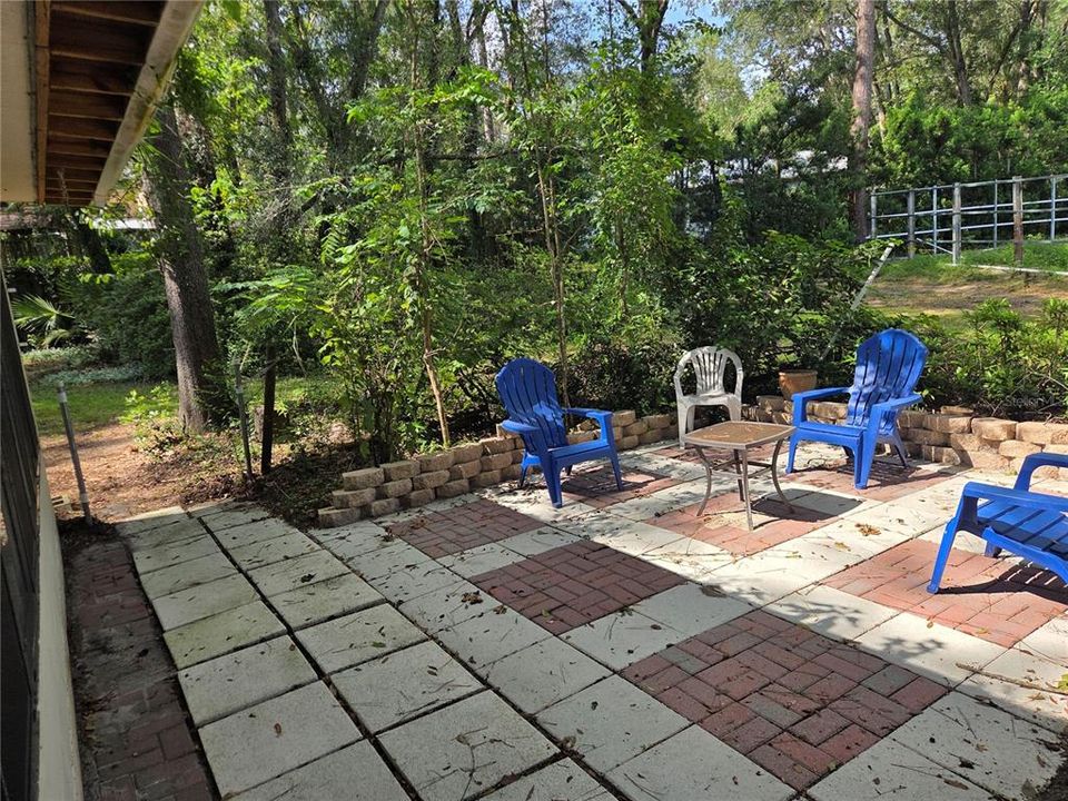 For Sale: $349,900 (3 beds, 2 baths, 2068 Square Feet)