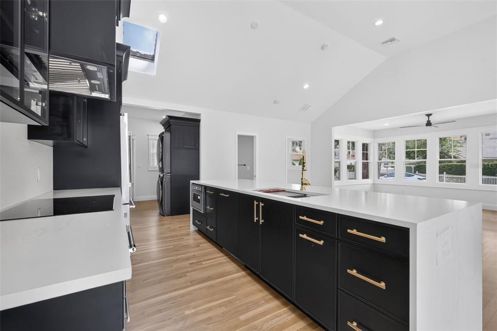For Sale: $1,175,000 (3 beds, 2 baths, 2080 Square Feet)