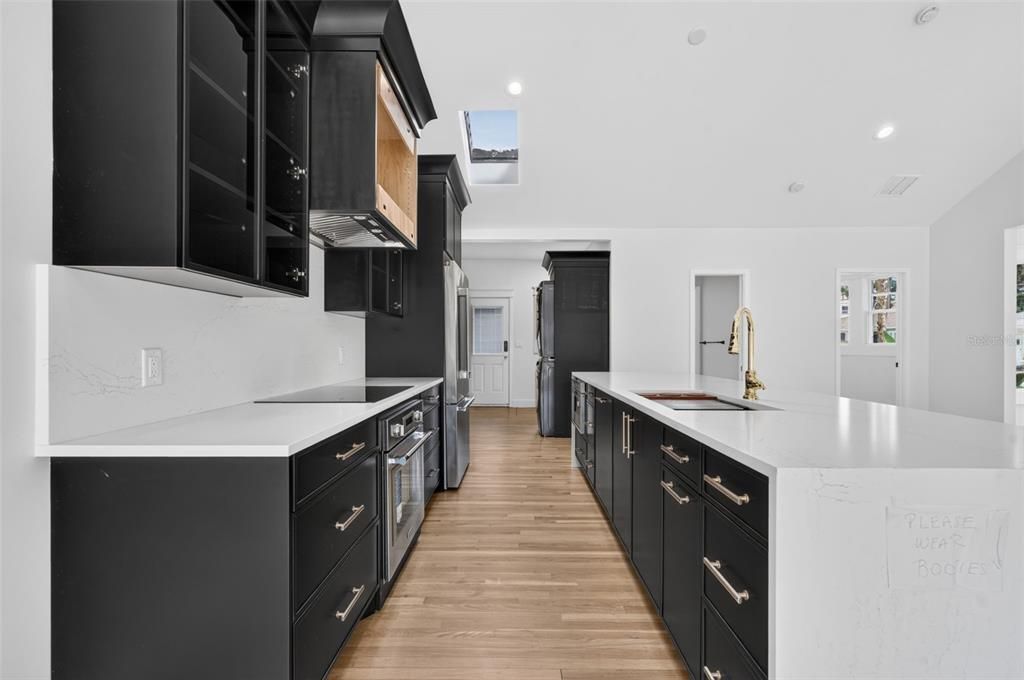 For Sale: $1,175,000 (3 beds, 2 baths, 2080 Square Feet)