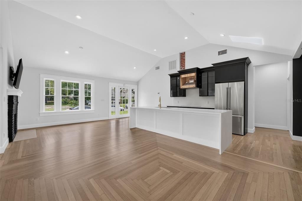 For Sale: $1,175,000 (3 beds, 2 baths, 2080 Square Feet)