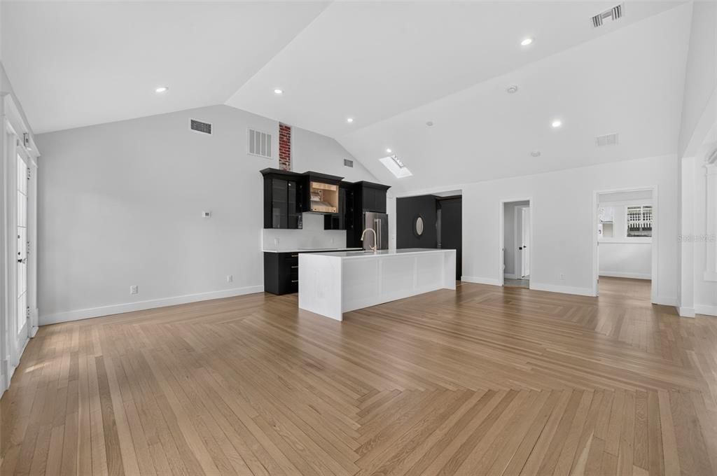 For Sale: $1,175,000 (3 beds, 2 baths, 2080 Square Feet)