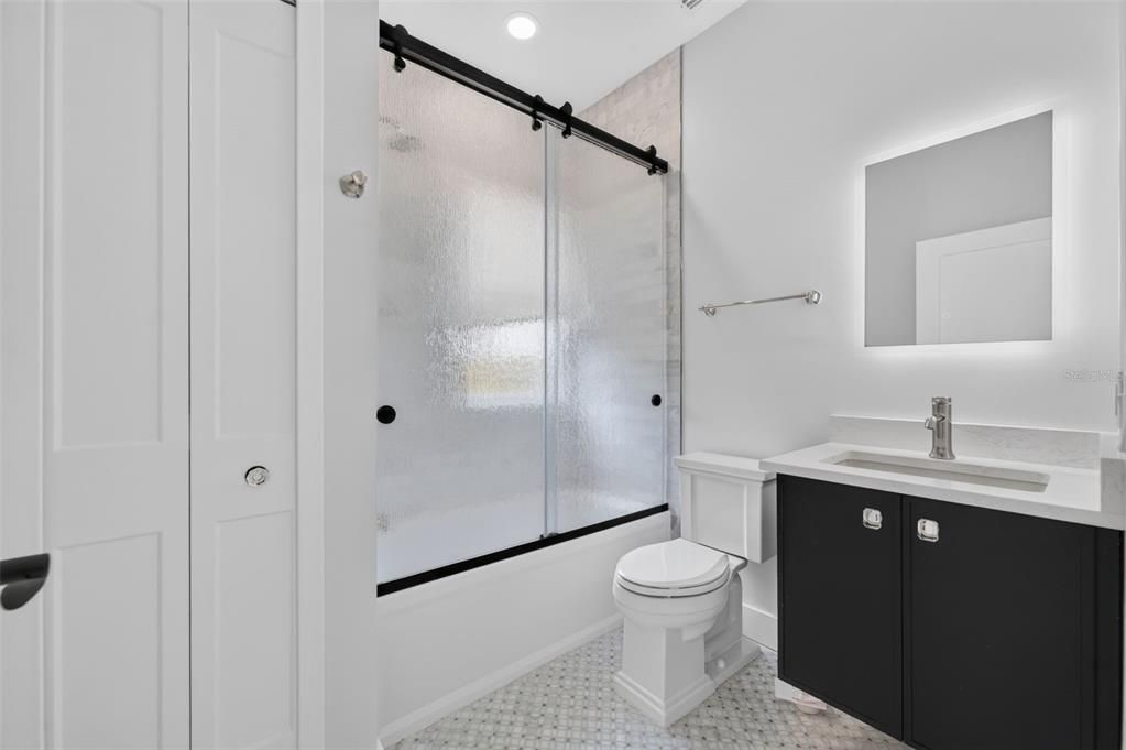 For Sale: $1,175,000 (3 beds, 2 baths, 2080 Square Feet)