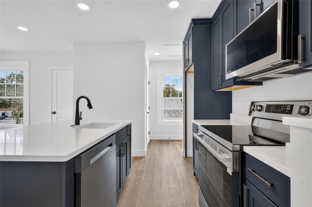 For Sale: $1,175,000 (3 beds, 2 baths, 2080 Square Feet)