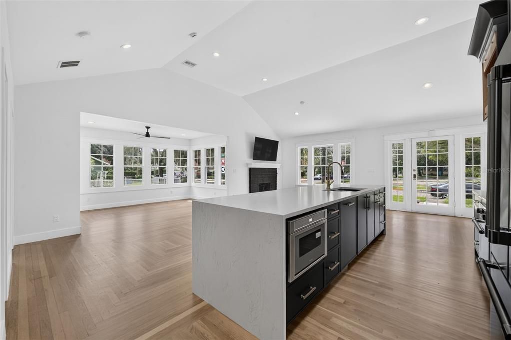 For Sale: $1,175,000 (3 beds, 2 baths, 2080 Square Feet)