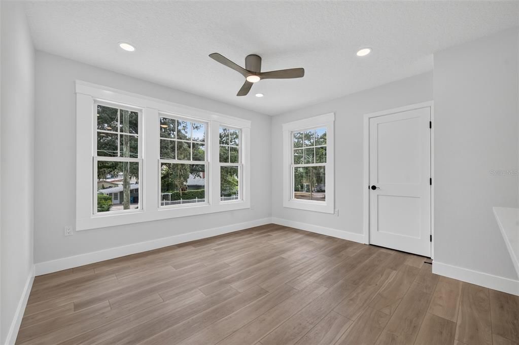 For Sale: $1,175,000 (3 beds, 2 baths, 2080 Square Feet)