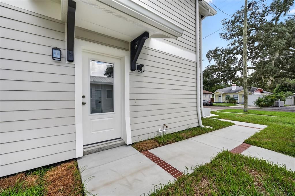For Sale: $1,175,000 (3 beds, 2 baths, 2080 Square Feet)
