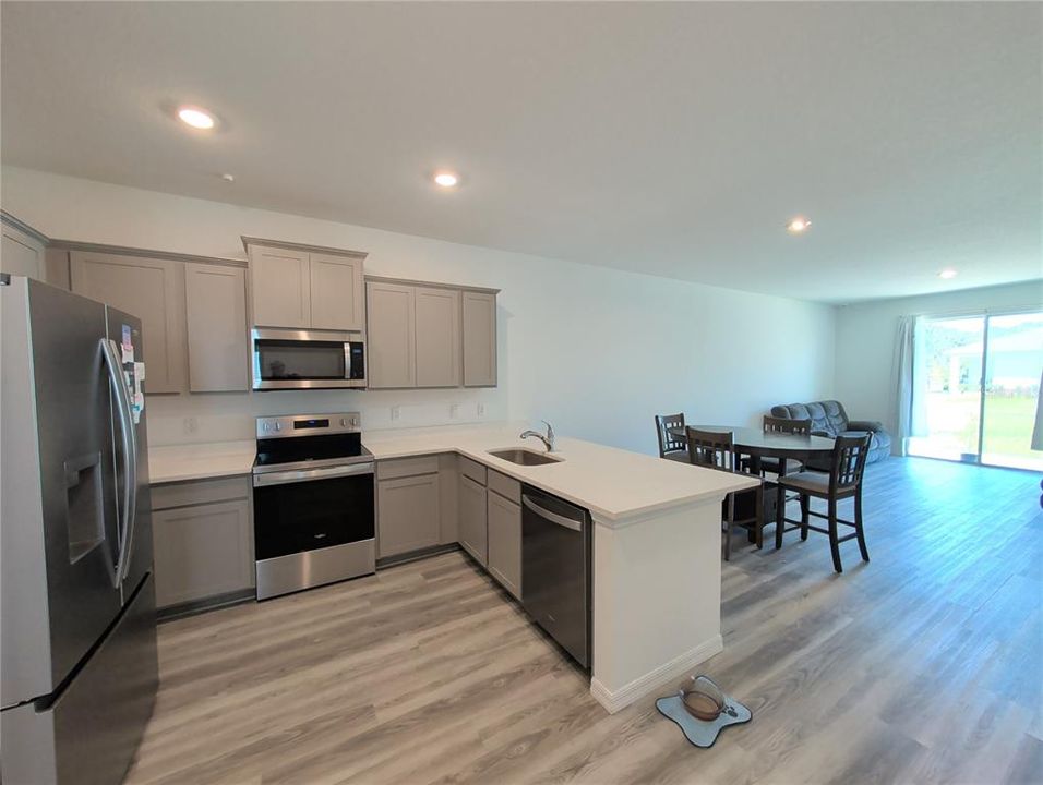 En Venta: $295,000 (3 camas, 2 baños, 1515 Pies cuadrados)