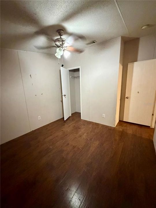 For Sale: $200,000 (3 beds, 2 baths, 1188 Square Feet)